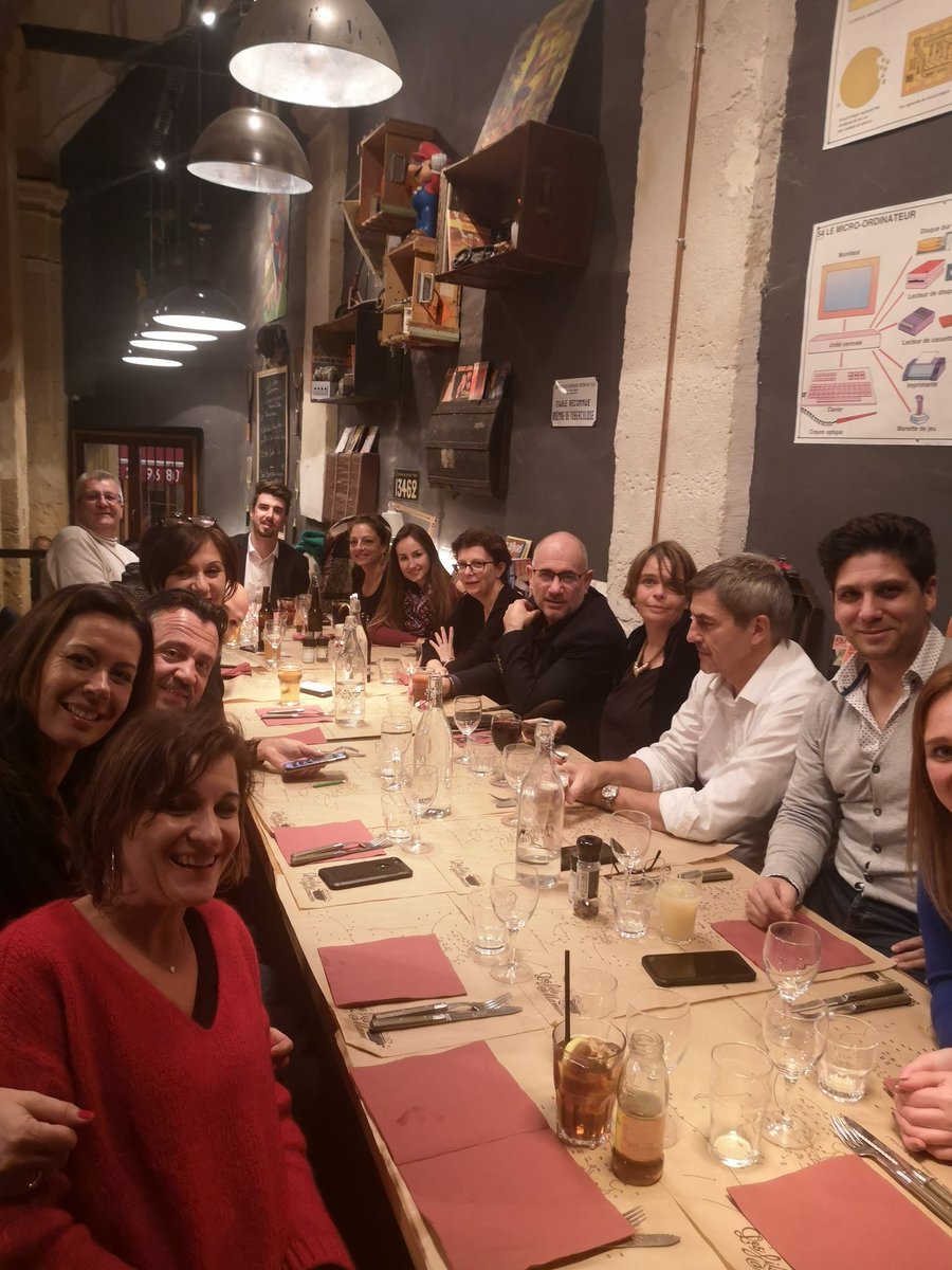 Agréable moment de #convivialité avec la Team <a href="/senioriales/">Senioriales</a> agence #SudEst pour le départ en retraite de Stéphane à qui nous souhaitons une bonne continuation en tant que retraité. 😉👍