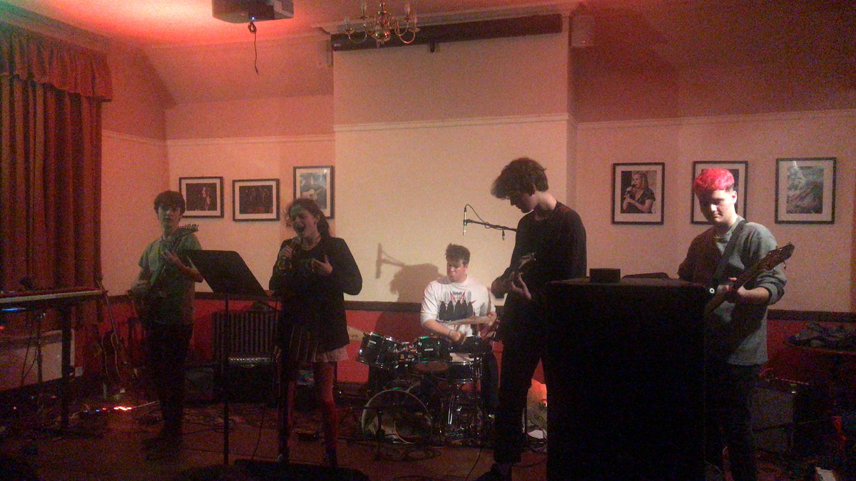 MissLShel's tweet photo. This time of year is the best but the most knackering. Straight to Cambridge last night after CoPA rehearsals to see mini Sheldrake performing his first pub gig as part of his college course. Definitely worth the 12:30am late night. #music #cambridgeregionalcollege #proudsis https://t.co/OHOV0YBHEt