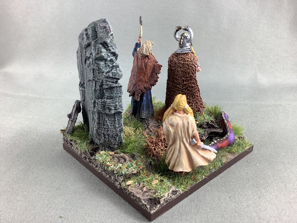 Oldwargamer's tweet photo. #Viking command stand complete. Love this rune rock from @FenrisGames and the captured #Saxan standard at his feet. This #warlord takes advice from his #shaman and other stuff from his #shieldmaiden. #wargaming #warmongers #wargames #wargamer #DarkAges #Vikings @WargamesFoundry https://t.co/Two4gGAqEu