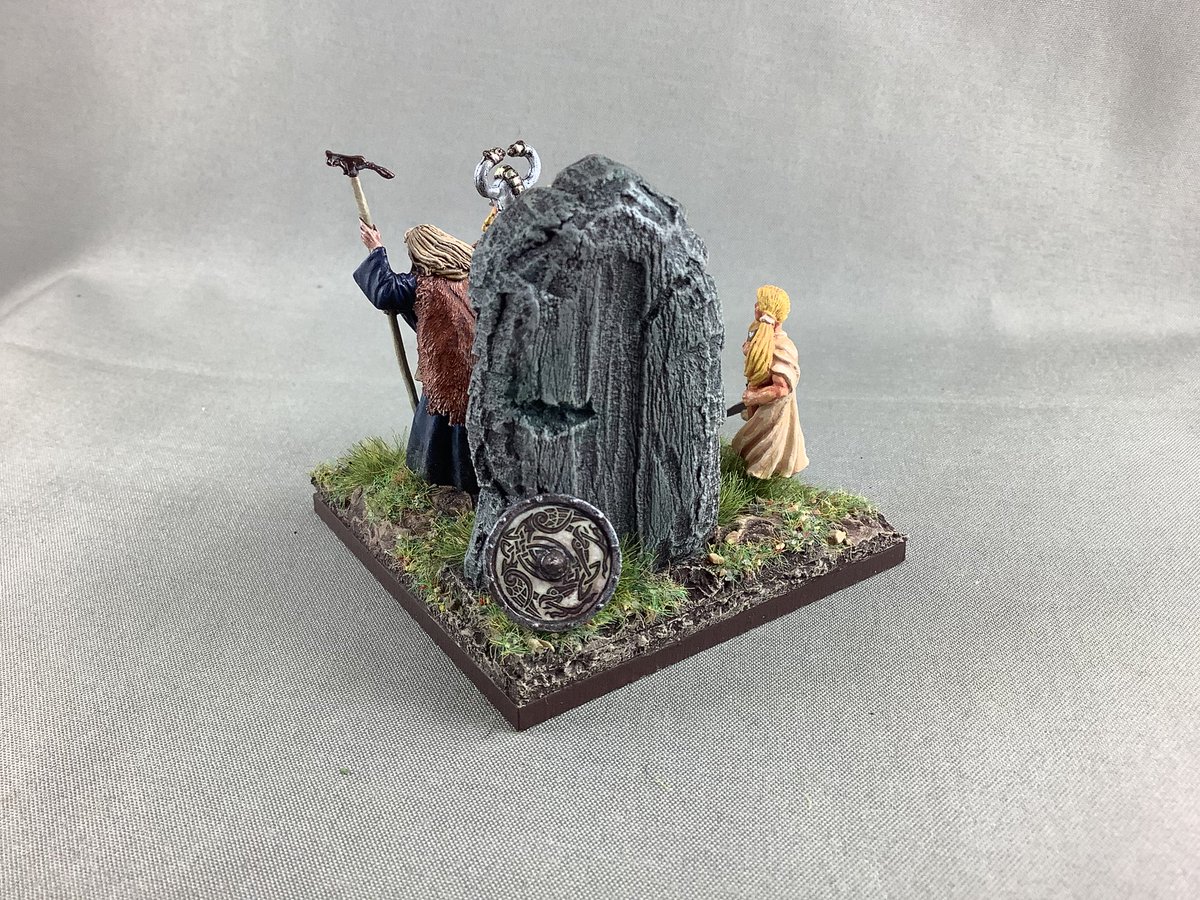 Oldwargamer's tweet photo. #Viking command stand complete. Love this rune rock from @FenrisGames and the captured #Saxan standard at his feet. This #warlord takes advice from his #shaman and other stuff from his #shieldmaiden. #wargaming #warmongers #wargames #wargamer #DarkAges #Vikings @WargamesFoundry https://t.co/Two4gGAqEu