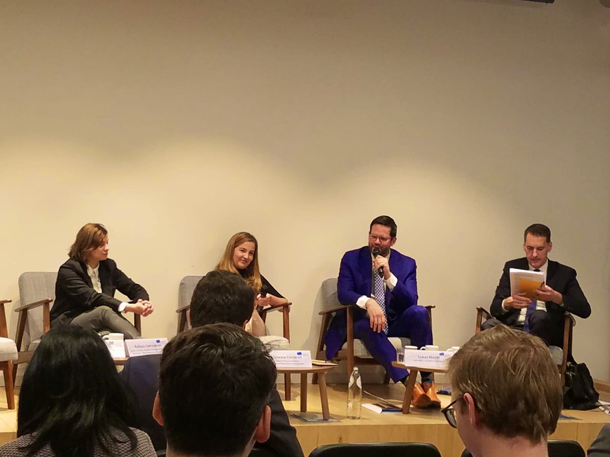 EMInternational's tweet image. “We need patience, but we need to hurry up with action. There are results already. #PESCO has already made a difference. Change of paradigm is important. We focus on the second pillar of #SecurityandDefence.”

#BreakfastBriefing