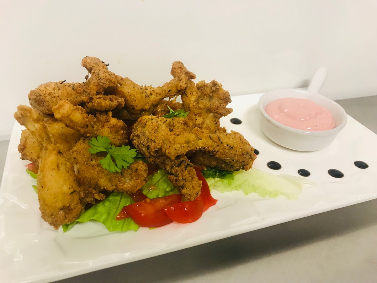 CampingMerry's tweet photo. Our #delicious new #starter dish "Burgundy Fried Frog" - #frogslegs deep fried in our special Southern-style coating. Pop in and try our new "Burgundy Fried Frog" #bff 

#restaurant #gaultetmillau #bourgogne #burgundy  #homemade #gastronomic #foodie #foodporn #dinner #bar #lunch https://t.co/Vcha8X4ffr