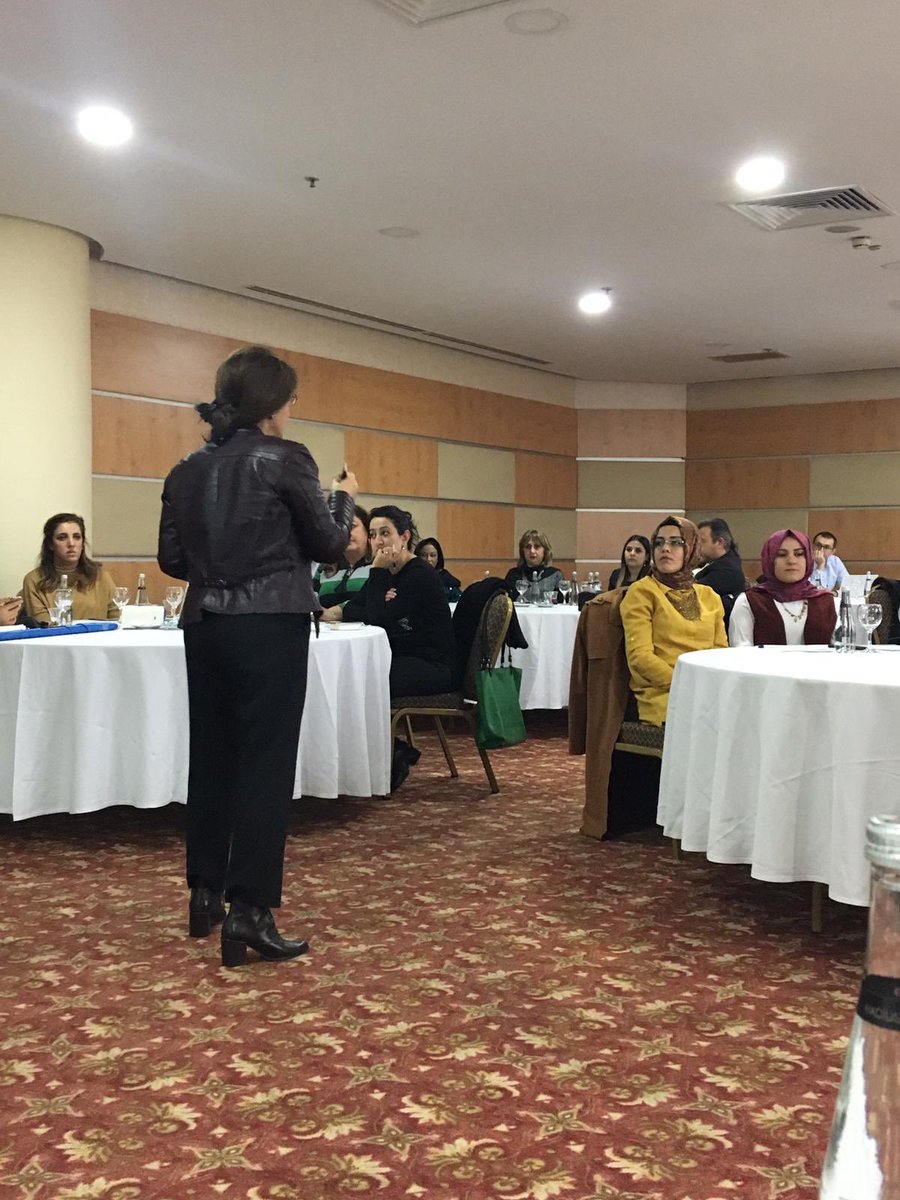 GAP İdaresi Başkanlığı ve  Birleşmiş Milletler Kalkınma Programı işbirliği ile uygulanan "Kadının Güçlenmesi ve Sosyal Hizmetlerin Desteklenmesi Projesi" kapsamında "Kadının Ekonomik Hayata Katılımı" konulu arama toplantısı başladı.