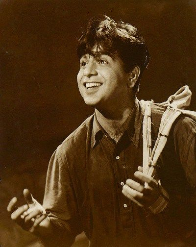People_History's tweet photo. Wishing a very Happy Birthday to the Tragedy King of Bollywood.
Watch out the biography to know more about the veteran actor Dilip Kumar - https://t.co/o1rEaroScz
.

#HappyBirthdayDilipKumar #DilipKumar #DilipKumarBiography #PeopleAndHistory #BollywoodBiography #BollywoodHistory https://t.co/fjULX7CVqc
