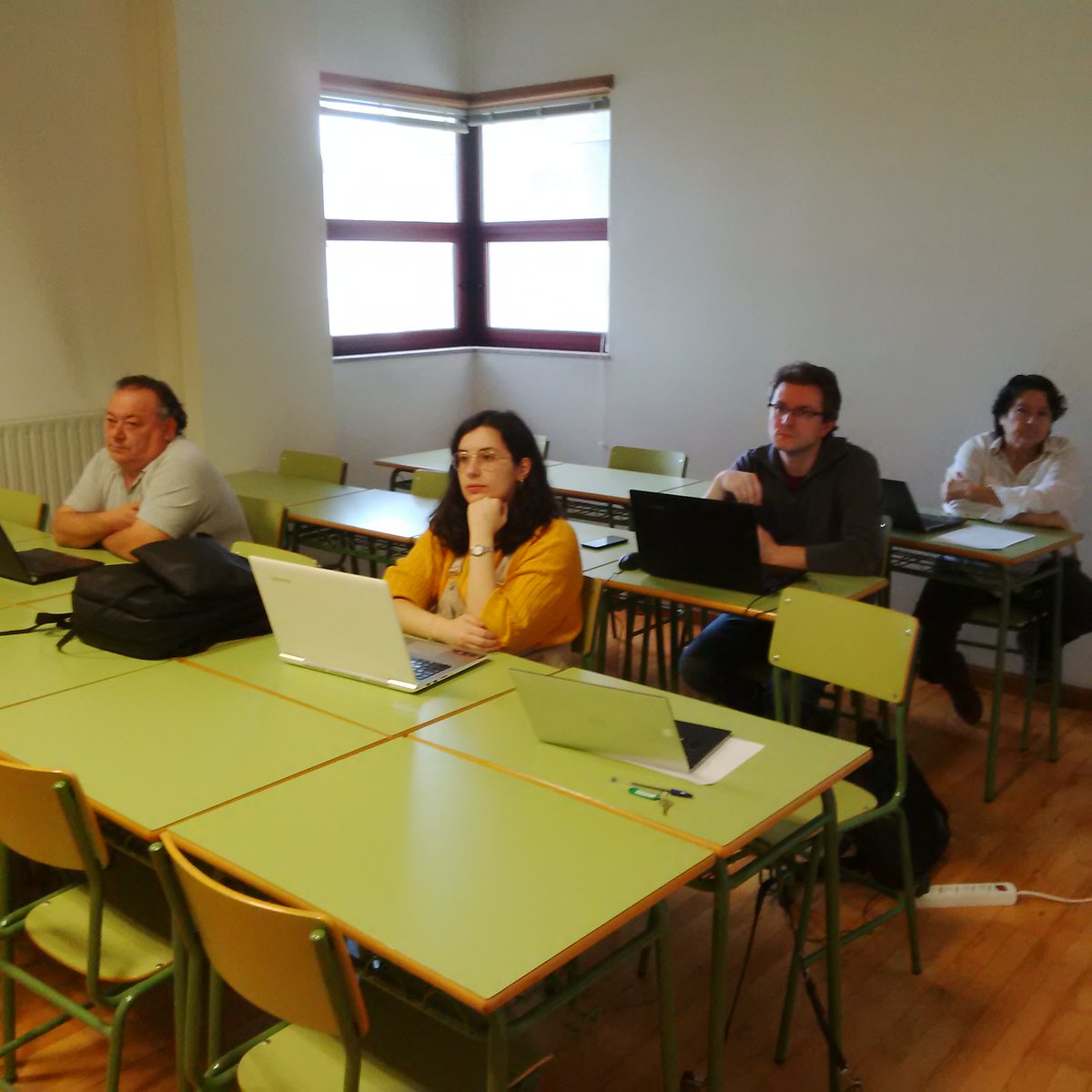 birdsproject's tweet photo. Dustin Cobas (ESR, @dccuchile) is giving a talk about "Terms frequency by documents on repetitive string collections" to local researchers, during his secondment at @UDC_gal @lbdudc https://t.co/ugkEfFKEI5