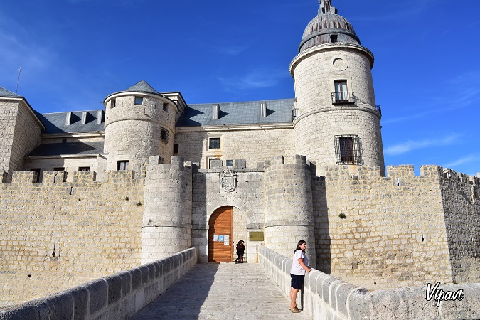 ¿Sabías que la provincia española con más #Castillos es #Valladolid? En este enlace te dejamos una ruta para hacer en 2 días por la provincia vallisoletana, que, sin duda, te transportará al medievo.
🏰vipavi.es/castillos-de-v…🏰
<a href="/trotaburgos/">Trotaburgos</a> <a href="/DestinoCyL/">DestinoCyL</a> <a href="/CyLesVida/">Turismo Castilla y León</a> <a href="/turvalladolid/">Turismo Valladolid</a>
