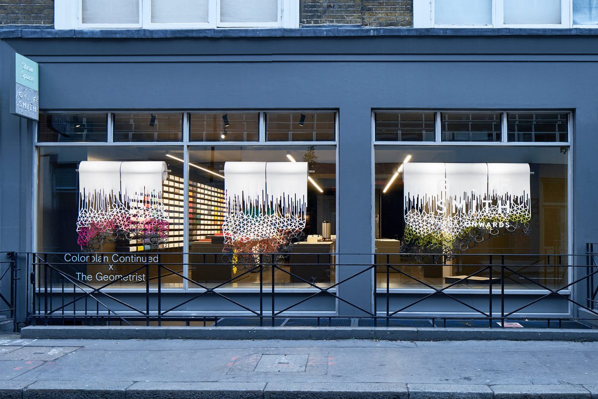 colorplanpapers's tweet image. #ColorplanContinued x The Geometrist at the @gfsmithpapers’ #GFShowSpace. Four new crowd sourced Colorplan shades: Hot Pink, Rust, Slate and Chartreuse. Designed and created by TNA Design Studio and photographed by @gg_archard.