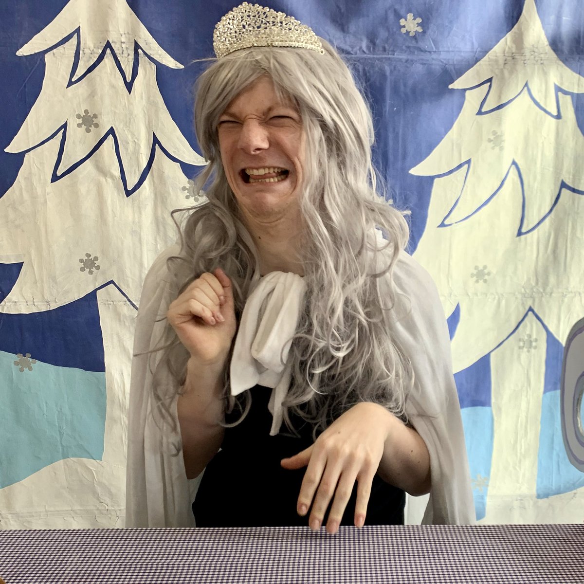 GwithianEvans's tweet photo. Oh Em Gee, team GEK have a 3 show day with Snow Queen and the Queen herself cannot contain her excitement!! #notelsa @hobgoblintc_ ❄️🌨 https://t.co/u4CiLMIKnZ