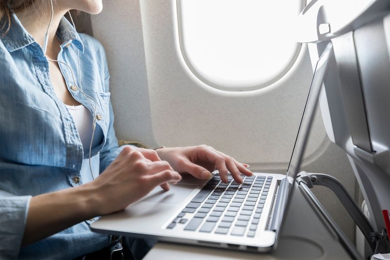 DisplayIfe's tweet photo. "The ability to market to thousands of captive passengers is seen as a lucrative source of new revenue."
What else could be a right spot for #airlines to monetize❓

Read this article by @Bloomberg about evolution of #IFE systems in #aviation industry - https://t.co/g6o8P6RZLp https://t.co/wBYbeR9KQP