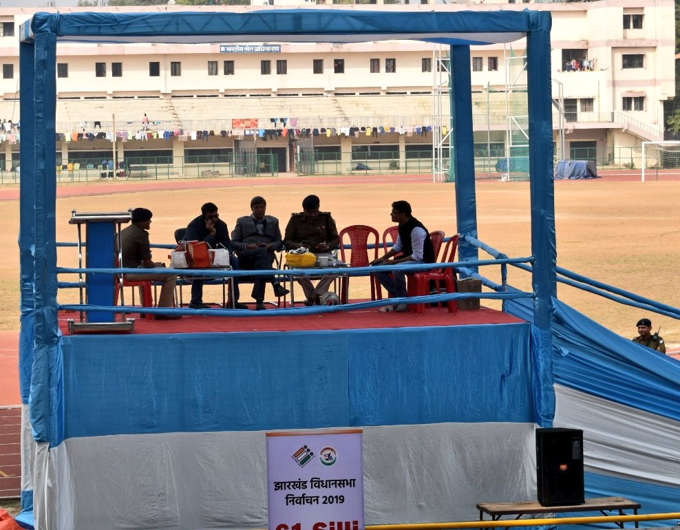 DC_Ranchi's tweet photo. #TeamRanchi is all set for 3rd round of voting.
Polling parties being dispatched to their respective clusters for tomorrow's voting.
Ranchi, Kanke, Hatia, Silli & Khijri ACs will vote on 12.12.2019.
@ceojharkhand
@SpokespersonECI
#GoVoteRanchi
#RanchiVotes
#VoteParv https://t.co/XPbCGTvF4F