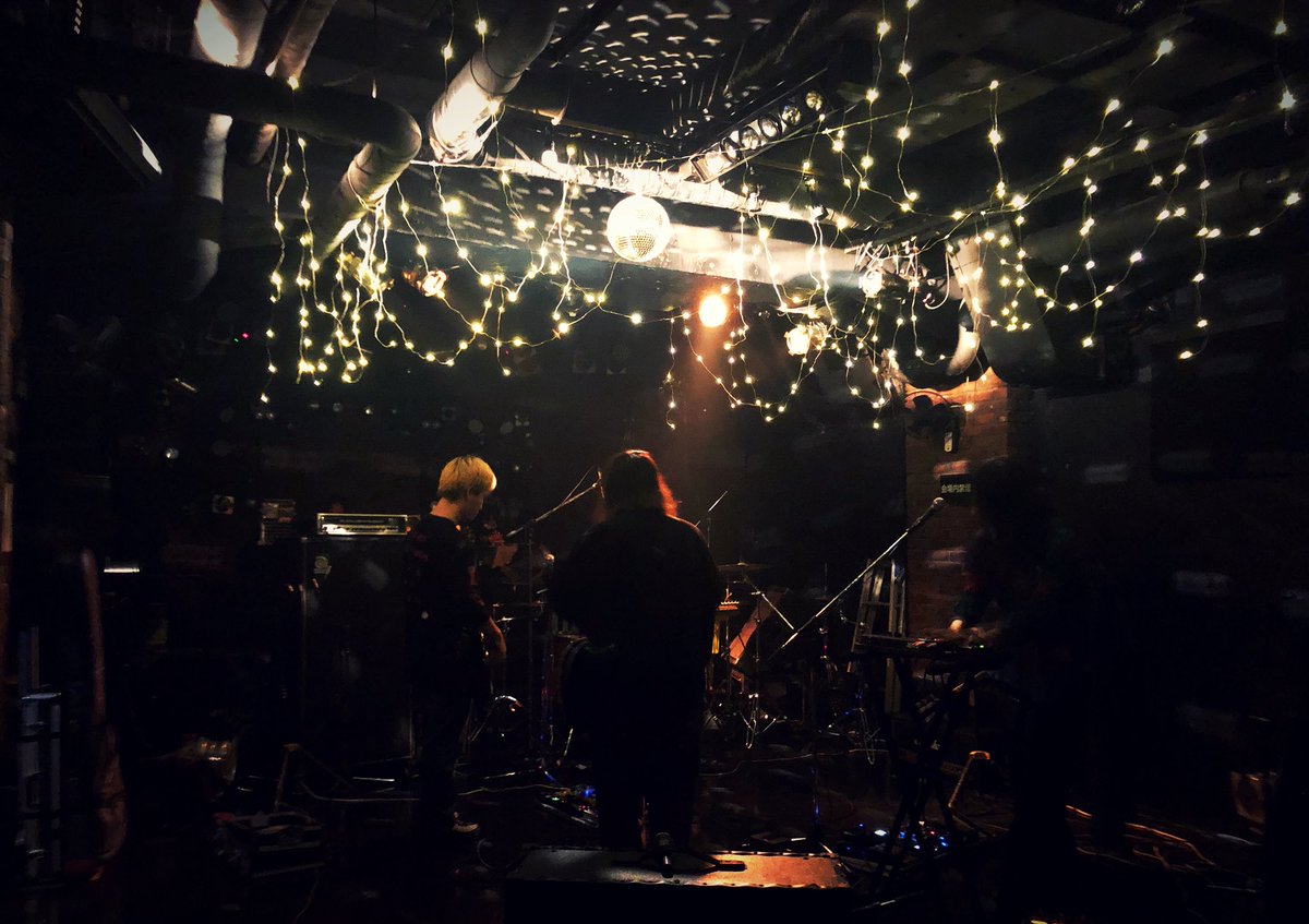 kichijoji_pk's tweet photo. 【🐬今日も今日とてフロアライブ】

2019.12.11 (水)
「Floor!Floor!Floor!」

fish in water project
FRESH NIGHT PIZZA CLUB
中村パーキング
奮酉(FURUTORI)
ChroniCloop

🕰 18:30 / 19:00
🎫¥2500 / ¥3000 (+D)

【ダンスフロア最高潮みえてる🦄】 https://t.co/33JMLzCyww