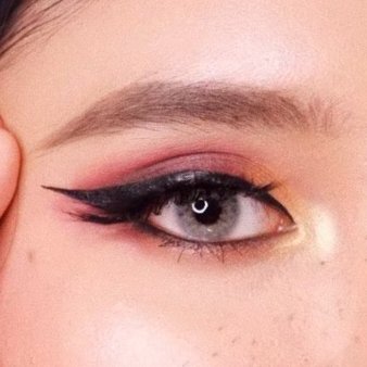 l_lenalena's tweet photo. เขียนได้คมกว่านี้ก็บาดนิ้วละจ้า eyeliner จาก มิสทิน maxi black&boy เป็นeyelinerที่ช่วยบำรุงเปลือกตาด้วยvitamin B5 limited สุดๆมีขายเฉพาะ eveandboy ราคา 199฿ เท่านั้นน
#ebmistine #MistineBlackandBoy https://t.co/ccpN8FAHSv