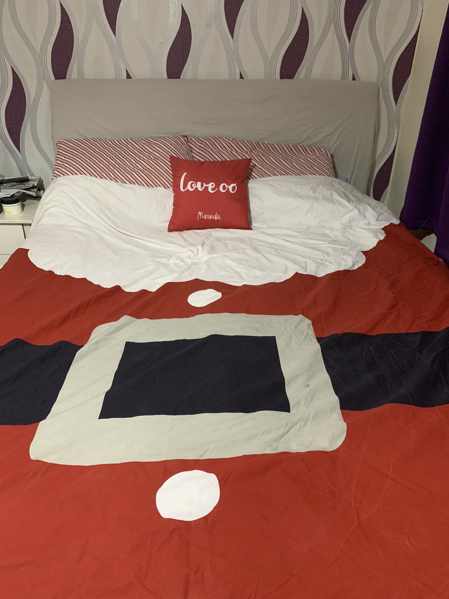 LoopyLu_13's tweet photo. Love my love oo cushion. Goes with my festive bedding ๐ฅฐโค๏ธ๐
๐ป @mermhart #miranda #loveoo #10yearsofsuchfun https://t.co/kc3rCcP61P