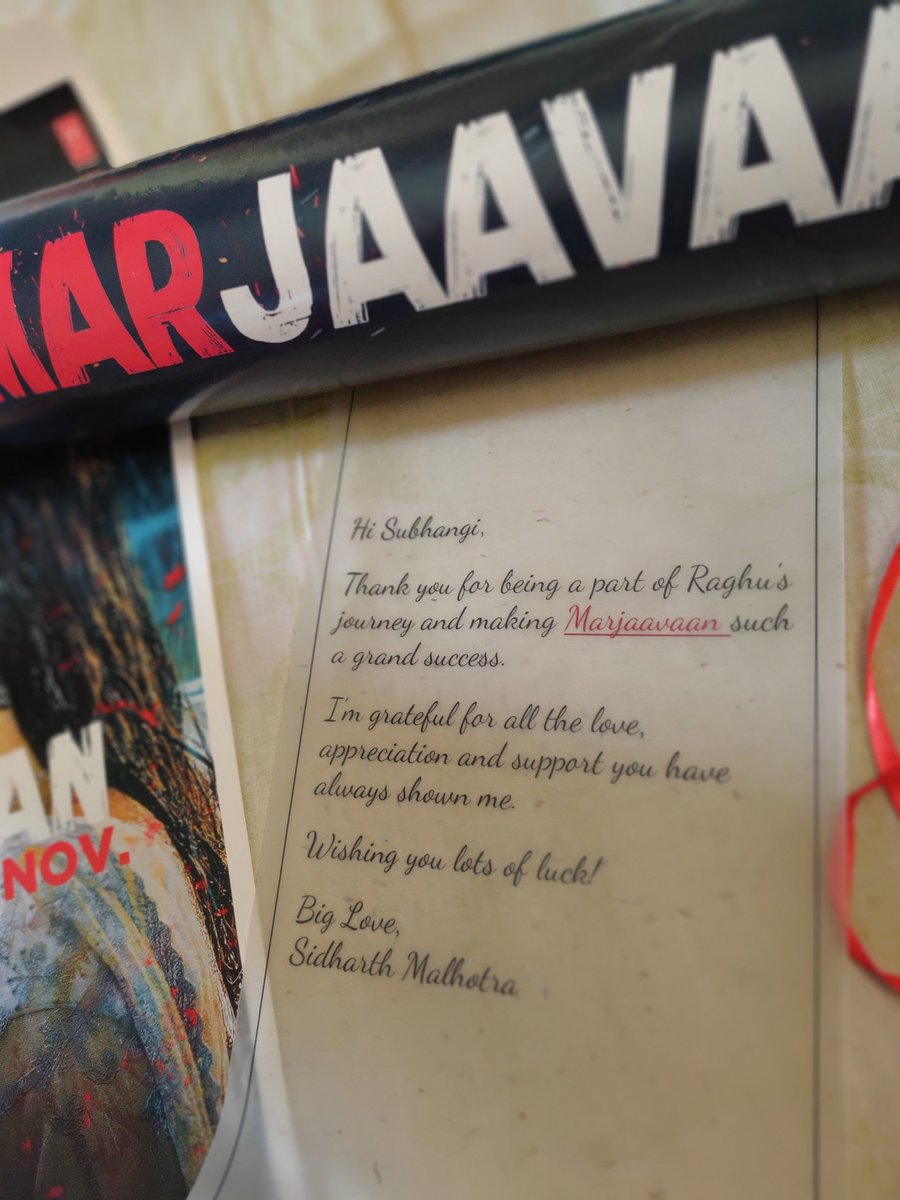 SubhangiDas__'s tweet photo. I love you  @SidMalhotra ALWAYS in my heart forever ever ever and after! Even if you are old i will still be your NUMBER 1 fan... Received your token of love ....Thank you so much
@Team_SidharthM #RaghuKiSena #SidianForLife https://t.co/4Si31o43nb