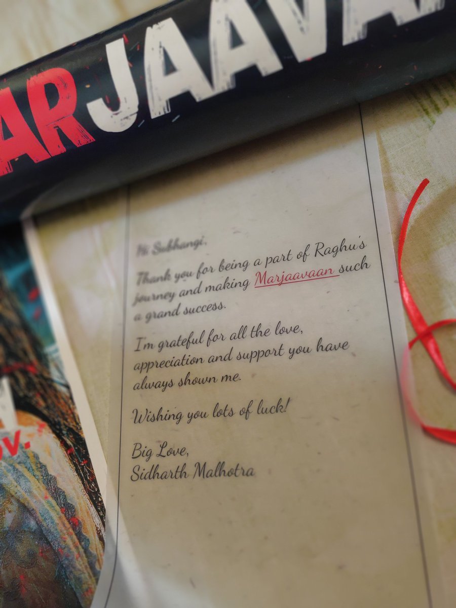 SubhangiDas__'s tweet photo. I love you  @SidMalhotra ALWAYS in my heart forever ever ever and after! Even if you are old i will still be your NUMBER 1 fan... Received your token of love ....Thank you so much
@Team_SidharthM #RaghuKiSena #SidianForLife https://t.co/4Si31o43nb
