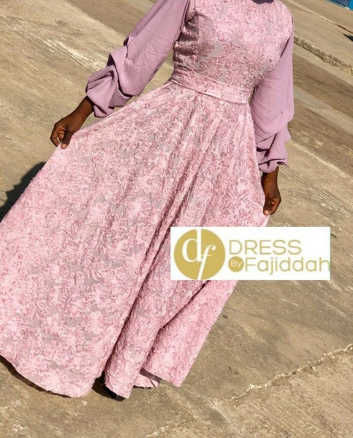 FatimaSaboMuha2's tweet photo. We sell kimonos, plazzos, gowns, veils, skirts and lots more. With free nationwide delivery.
Sweethearts come and buy pls
DM for price 📩
#Twitterprenuers https://t.co/G7y7BTDAWc