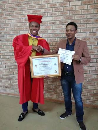 IamPurple_SA's tweet photo. #RefWayne 

Ref Wayne was honoured by a Doctorate by the University of Zulu.

That's why He is Dr Ref Wayne https://t.co/zt0Frs39L6