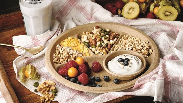 packREPORT_de's tweet image. Pure-Einmalgeschirr aus Agrarresten: Auf der @INTERGASTRA präsentierte #Papstar Teller und Schalen, aus 100 % Agrarresten wie Reisstroh, Bananen- und Zuckerrohrstaudenblätter, die als Teil der Ernte anfallen.
bit.ly/36pgmc5 #verpackung #nachhaltigkeit