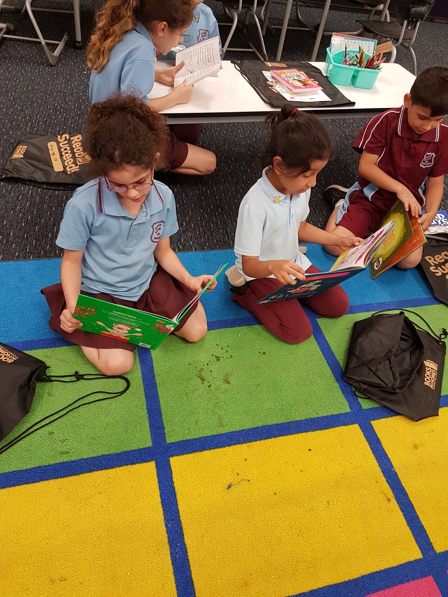 AWPS2A's tweet image. When 2A receives their @BooksInHomesAus packs it&apos;s a drop everything and read (DEAR) moment. @AuburnWestPS