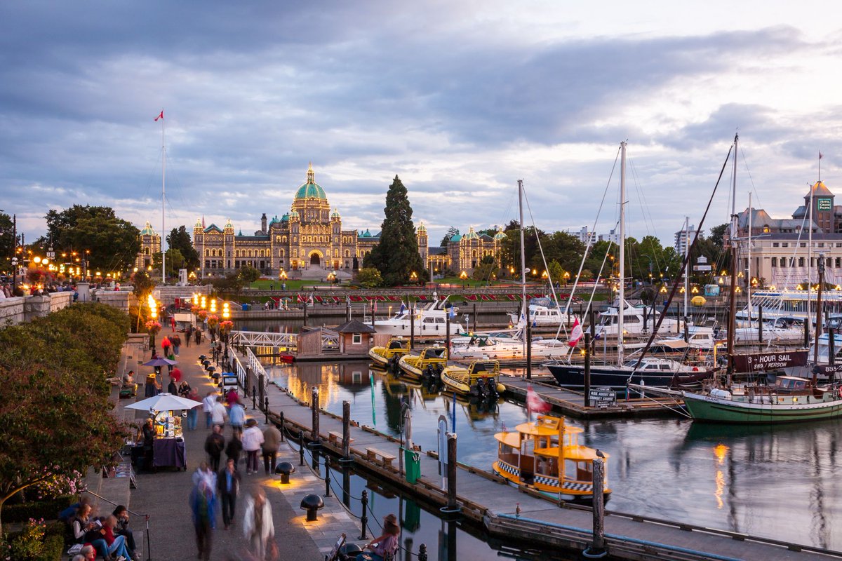 CrowdEmotion's tweet photo. “The work-life balance is hard to beat. In 15 or 20 minutes you’re out of town hiking a mountain” - @mattceluszak on the opening of our new office in Victoria, Canada.

https://t.co/RQhWT1vuOr https://t.co/G9nTQe6sVd