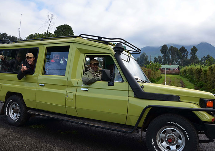 selfdriverwanda's tweet photo. This is so good and excellent, u people need to travel the world it is amazing In #Rwanda.
Did you know that some gorillas have learned to use sign language to communicate with humans?
Come and rent your favourite Car at @SELFDRIVERWANDA to enjoy the beauty of Gorilla Mountain. https://t.co/hsfHAzJTgw
