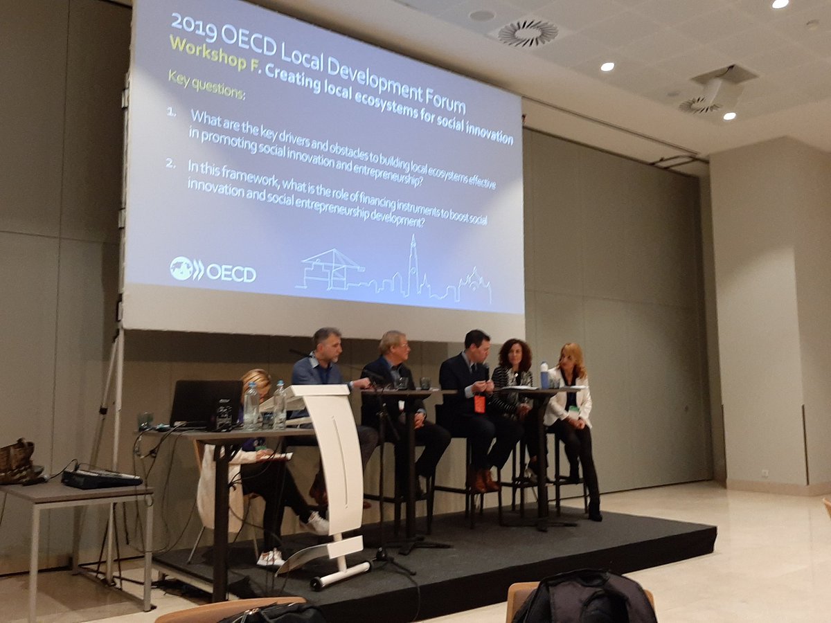 earlallEU's tweet photo. Great example social innovation from @tknika @FPeuskadi collaborative project, presented by Barriola @OECD_local - From linear to circular economy, students &amp; teachers working with agro and catering schools, using drones, inspired by responsible consumption and recycling waste. https://t.co/PVDRcMiqMr