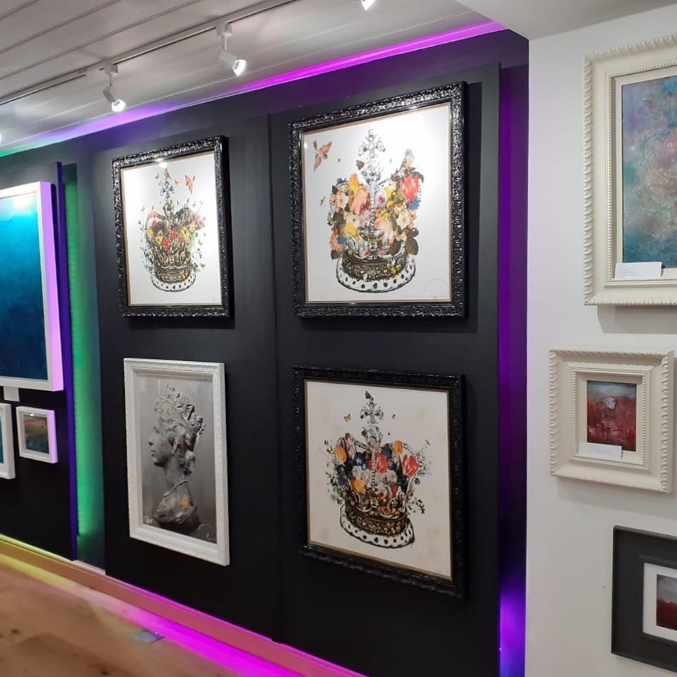 TheWHGallery's tweet photo. π Just landed at The Gallery... π Crown & Glory π Limited Edition Prints by the incredible #prefab77 Framed in an amazing Baroque style lacquered moulding. Pop in & checkout these masterpieces today! #crownandglory #baroque #limitededition #artgallery #banbury #artiseverywhere https://t.co/rGKtDooyLQ