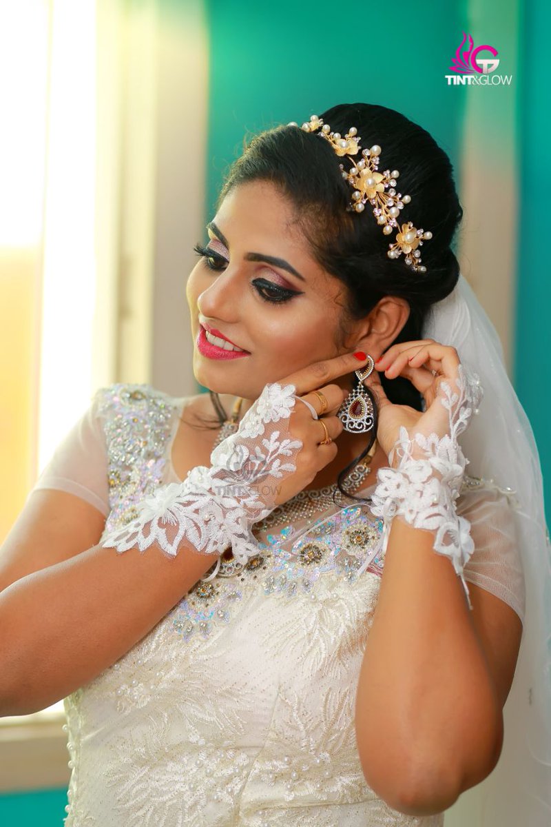 TintandGlow's tweet photo. Christian wedding
BarathiPreethi mua
Forbooking 6380017688/9789318682
#weddinghairstyle #bridalmakeover #makeupartistchennai #weddinginspiration   #southindianbride  #bridesoftamilnadu #makeupartist  #bridallook #bridehairdo #makeupforever #traditionallook #tintglow https://t.co/YPTQECfL9G