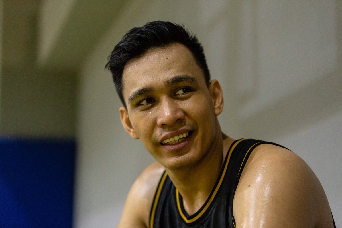 fuelmasters's tweet photo. New guy in the house. Let's all welcome to the squad, @jakepascual15! 👊 #FightToThePhoenix
#PBALabanKungLaban #PhoenixPulseFuelMasters #JakePascual https://t.co/gcEEuX9LP3