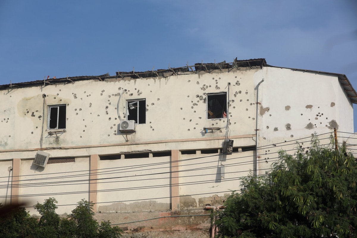 cgtnafrica's tweet photo. Somalia attack aftermath: Bullet holes seen on the wall at #SYLHotel in Mogadishu, after fighting between Somali security forces and Al Shabaab gunmen, who launched an attack on the hotel on Tuesday. Security forces have detonated a controlled explosion.
Pics by REUTERS https://t.co/o09AWff14h