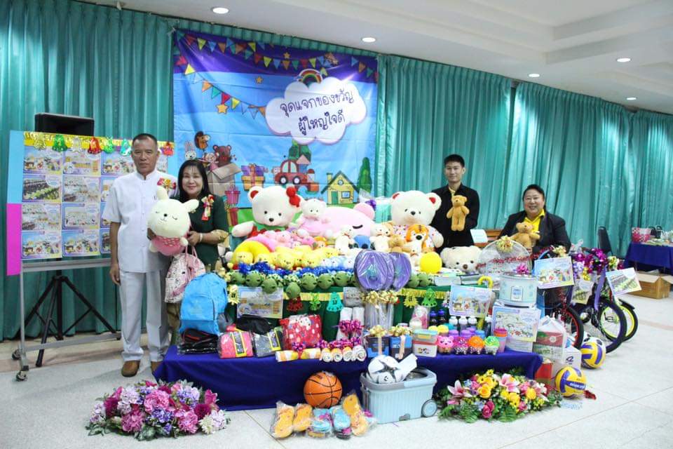 yncibs's tweet image. 🏖เด็กดี V-Star สนุกสนาน กับกิจกรรมรวมพลัง จ. เพชรบุรี 👍

เมื่อวันเสาร์ที่ 7 ธันวาคม 2562 ที่ผ่านมา ณ สำนักงานเขตพื้นที่การศึกษาประถมศึกษาเพชรบุรี เขต 2 อำเภอท่ายาง จังหวัดเพชรบุรี 

#รวมพลังเด็กดีวีสตาร์2562
#คนดีเพชรบุรี
#ศูนย์ปฏิบัติธรรมและศูนย์อบรมเยาวชนเพชรบุรี