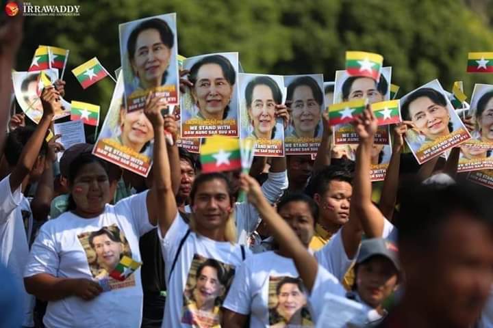 Htet60160720's tweet photo. Myannmar people stand with the bravest woman Daw Aung San Su Kyi
#WeStandWithYouAungSanSuKyi 
#westandwithaungsansukyi 
#WeStandWithAungSanSuuKyi https://t.co/ps7ce7uOFx