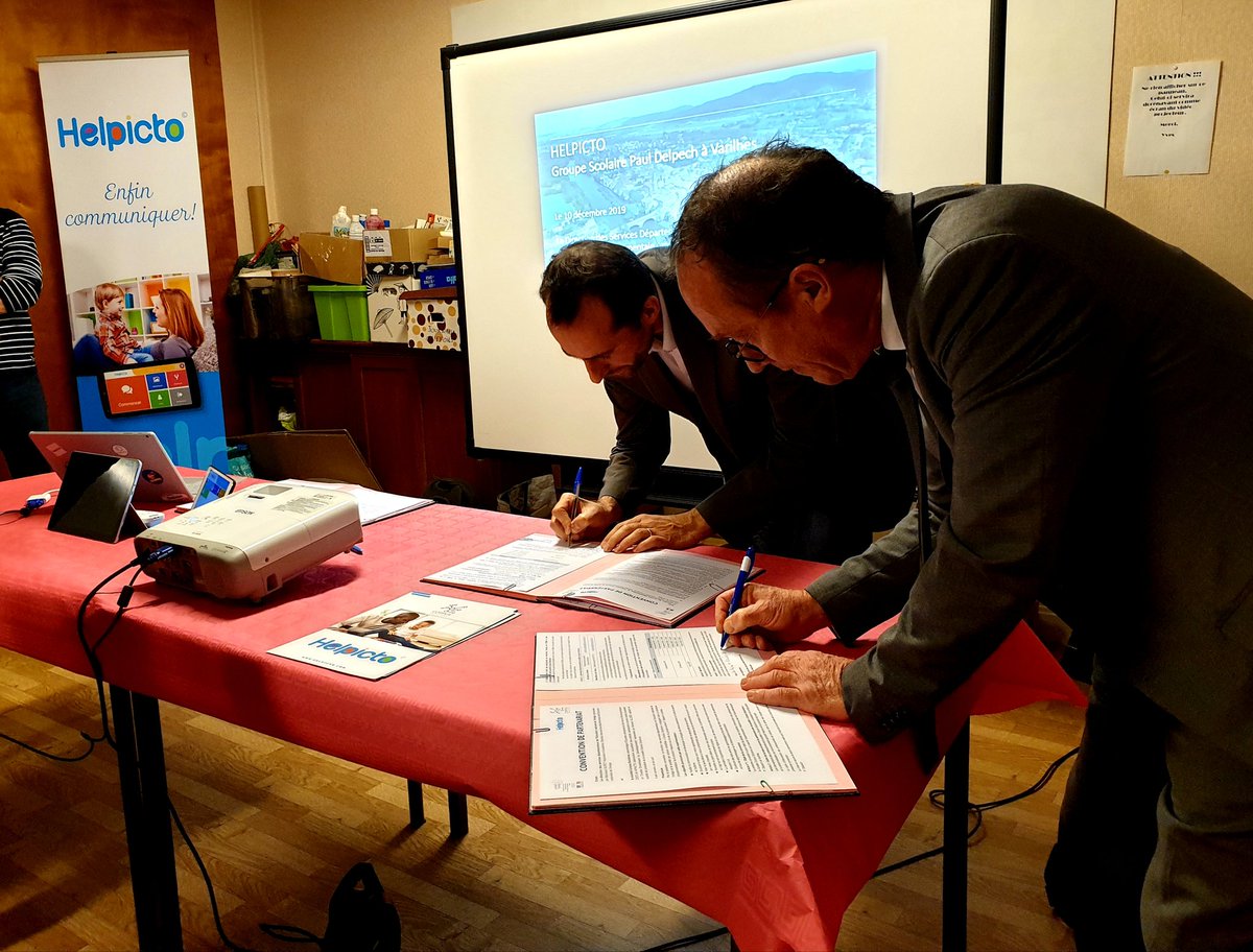 CorinneVignon's tweet photo. 🛎️Lancement de l'expérimentat° d'@helpicto, au gpe scolaire de Varilhes

🚀J'ai soutenu les créateurs de cette app.,basés sur ma circo. qui traduit le langage oral en images. Ce dispositif favorisera l'intégrat° des élèves en situat° de #handicap ou ayant des troubles de la comm. https://t.co/n03TD5AbEm