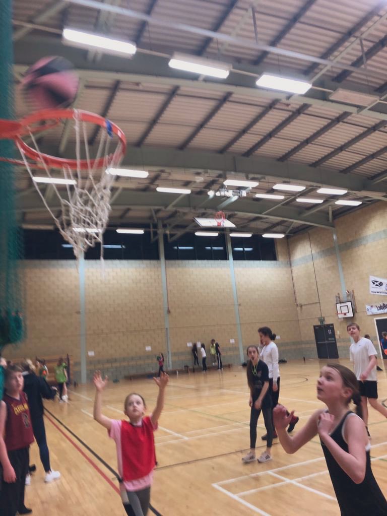 Gladiators_SBC's tweet photo. Lady Rocks Primary Challenge: We kicked off our competitive league this week, with 10 teams taking to the floor! #LeagueNight1 #Leaders #LearningToCompete #NewTeams #Friendships #LinkingCommunities https://t.co/LbSsvvAY9a