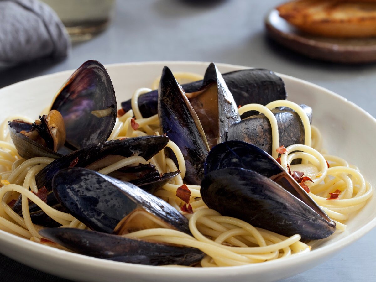 Limited Availability **Last Chance SUNDAY 15.12.19
.
Fresh Pasta, Mussels &amp; Borlotti Bean Masterclass. £40pp 👩🏻‍🍳🚂 <a href="/ATavolaDeli/">A Tavola</a> #Liverpool