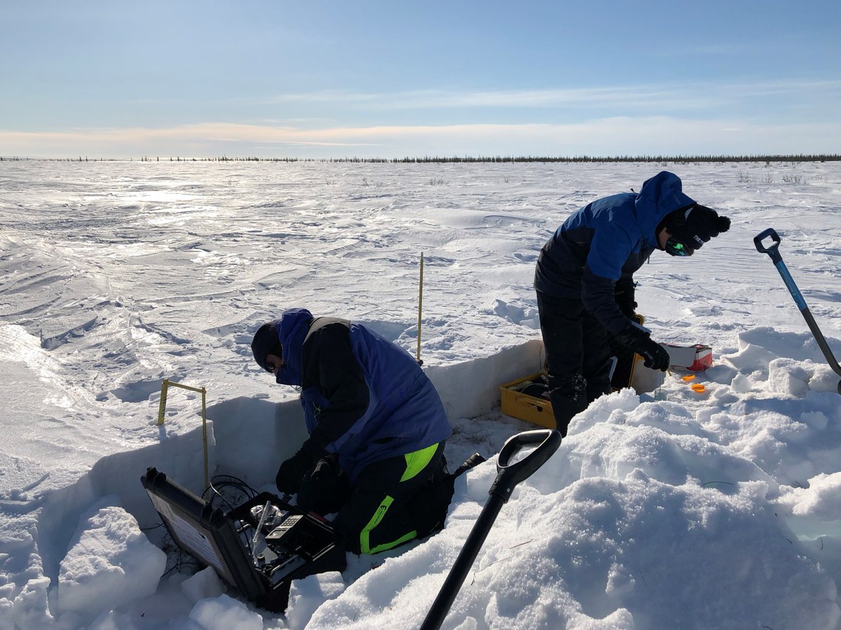 MetOffice_Sci's tweet photo. @NERCscience @OfficialUoM @metoffice @AtmosScience @LivUni @UniofReading @ECMWF @UniofExeter @ben_shipway @JemmaShipton @UniofOxford @CefasGovUK @ueaenv @imperialcollege @Grantham_IC @TimWoollings @UniversityLeeds @Cambridge_Uni @UniRdg_Met @paulipalmer @EdinburghUni @thmstein @SEELeeds @steverarnold @DomSpracklen @SteveTurnock83 @CEMAC_Leeds @UkesmProject @SCENARIO_DTP @karinaewilliams @LabPrentice @verhoefanne66 @DustyCRyder @UniOfSurrey A fantastic PhD opportunity with #ONEPlanetDTP @NUGeog and @MetOffice_Sci on improving #Arctic weather forecasts through better use of satellite observations #MetOfficeCASE ❄️🎓🛰️  https://t.co/AAWKxdvR5R https://t.co/NiBgHgxqin