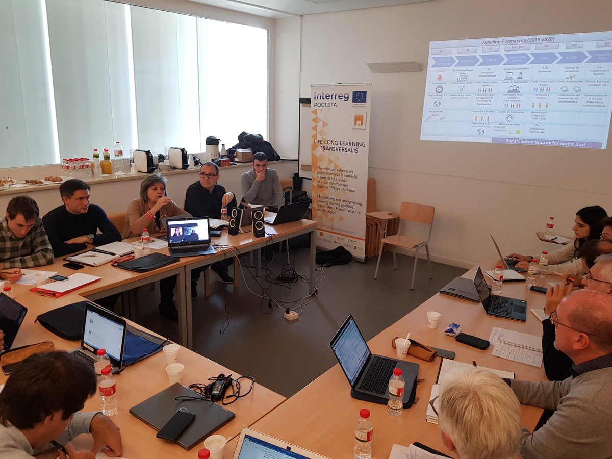 d_transversalis's tweet photo. 🇪🇺 👍 #Cooperación #transfronteriza España - Francia - Andorra 🇪🇸🇫🇷🇦🇩 con los 9 socios del proyecto @3LTransversalis 
🚀➡️ 2 días de trabajo dedicados al desarrollo general del proyecto y a la formación de los actores de la formación dual en la @UdL_info https://t.co/xRa95ym39D