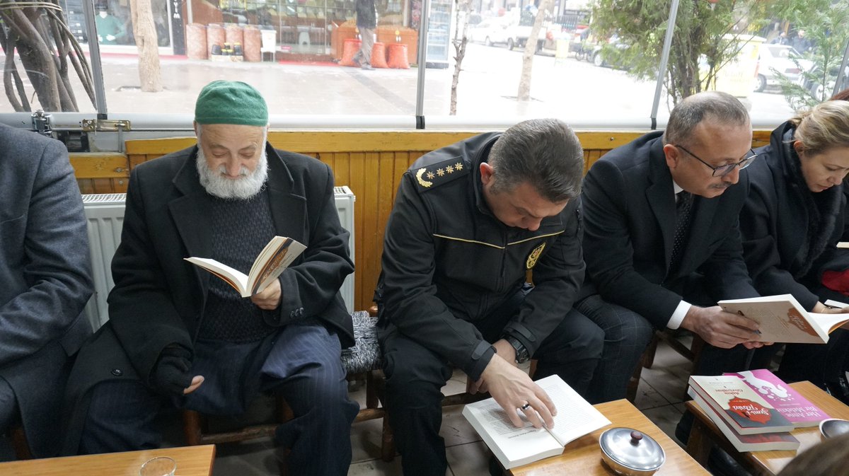 "Siirt'te Hayat Duracak Kitap Okunacak"

#siirtheryerdeokuyor