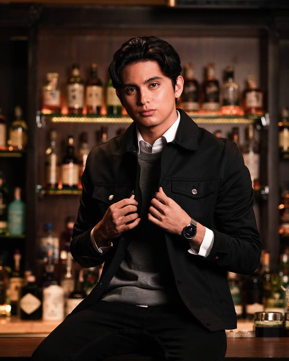 REIDersOfficial's tweet photo. Want to match with @tellemjaye? Visit the official #armitronph shop on (@LazadaPH) 12.12 sale event and get 20% off on selected models.
©️ armitronph
#JamesReidxArmitronPH
#JamesReid
#OneWatchManyFaces
#ArmitronPH https://t.co/nAwXV5UFPO