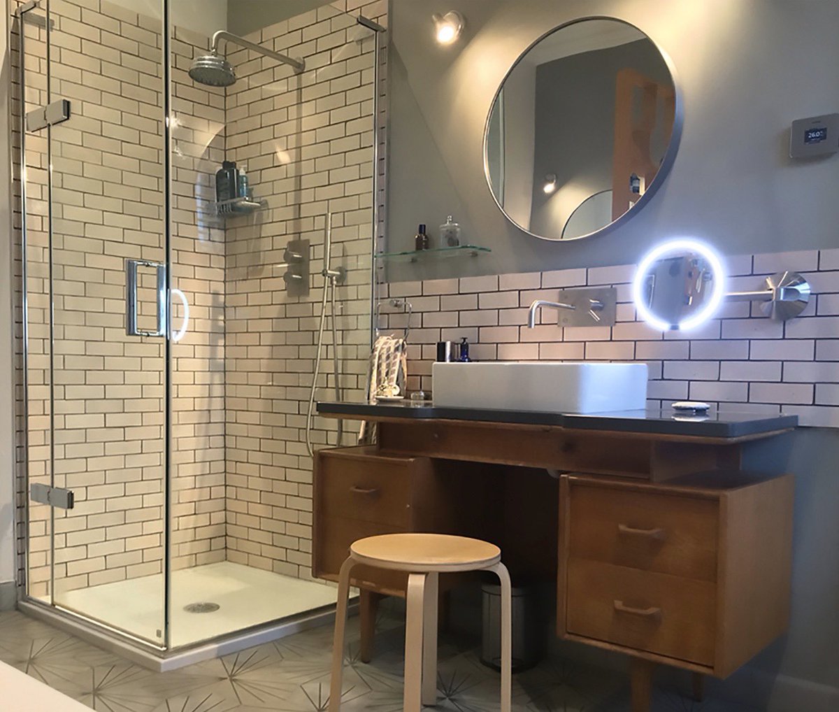 Retro bathroom. Our design and build including vanity unite converted from old dreasing table.
#handmade #tiles #cementtiles #matki #vanityunit #retro #bathroom #inderior #design #dressingtable #mandarinstone