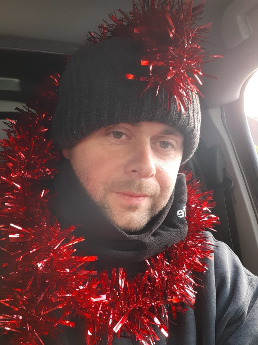 That’s our Christmas decorations put up in the ‘office’ 😂 Think we need a well deserved cuppa after that 🤗🎄🎅🏼 #builders #kent #feelingfestive