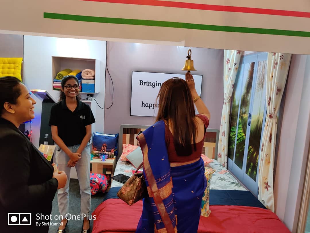 VAAHomeDecor's tweet photo. Rupa Naik Ma'am ,Senior Director World Center Mumbai Showed up at Udyog Jatra 2019. It was absolute pleasure and honour for our team to talk to her. Thank you Ma'am !
.
.
#VaaHomedecor #appreciatinglife #threadofpositivity #businessicon #startuplife #business #businessman https://t.co/kIThYkVcT1