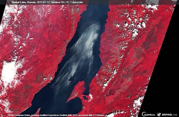 jhonnysanto14's tweet photo. 4 images taken from #Sentinel2A on differents processes of Lake Baikal. Is a huge lake in the mountainous region of #Siberia in #Russia. It is considered the deepest in the world with a 1,642 mts and max depth and 560,000 km2 of basin #Sentinel2 #Copernicus #opendata #activeearth https://t.co/h4SduIJsev