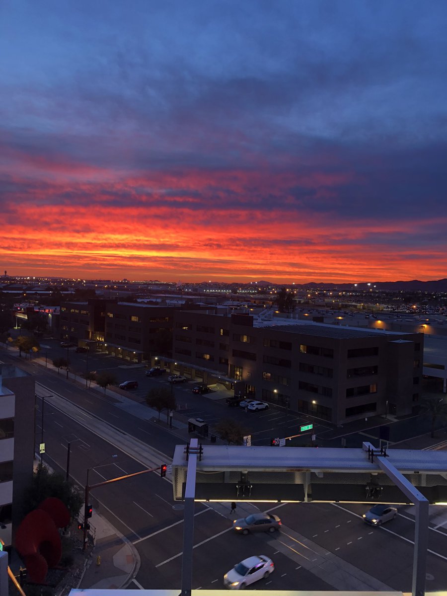emt_wannabeMD's tweet photo. A lovely view from my morning run to pump me up for my research meeting today, in which I get to disappoint my mentor almost as much as my political views disappoint my parents. 

Anyway, downtown can be pretty #parkingstructures https://t.co/LIJdmxmftw