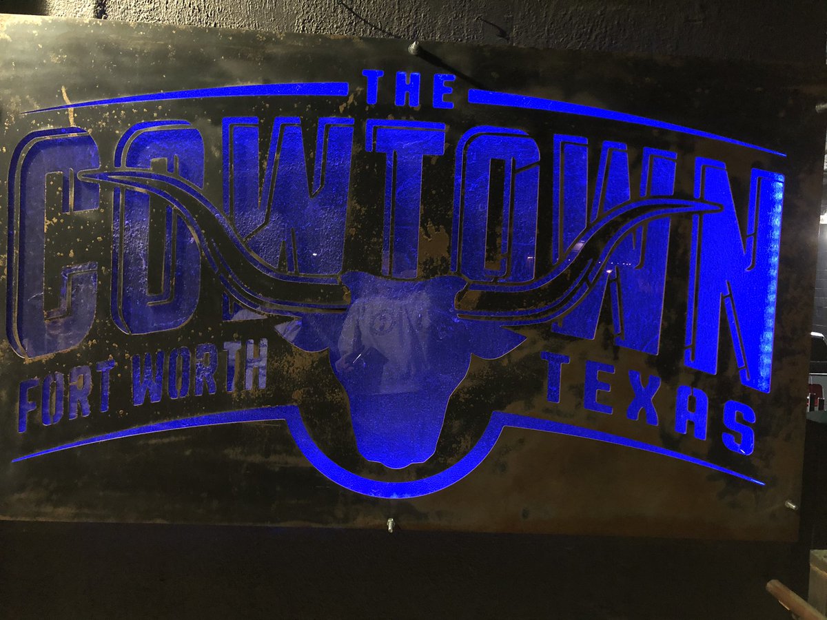 BoldCold5K15K's tweet photo. .@LGRAWRun_Walk president @K2Runs presented @thecowtown with a $1,000 donation for their CALF program from 2019 @BoldCold5K15K &amp; @DblTrbl5K10K race proceeds. #RunLocal #RunBITC #BoldintheCold  #CowtownMarathon #CowtownCALF #RunnersDoingGood #RunChat https://t.co/SEnhRSJjlW