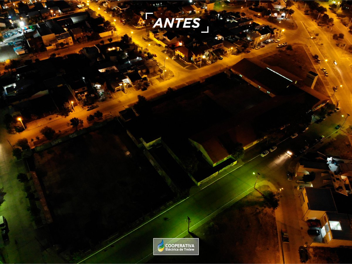 CoopTrelew's tweet image. 👷♂Seguimos transformando las calles de la ciudad 💡
👉Mirá el antes y el después de B° #Codepro donde Iluminamos los alrededores de la Esc. N° 724 generando beneficios para los vecinos y la remiseria del sector.
Queremos seguir avanzando 💪
