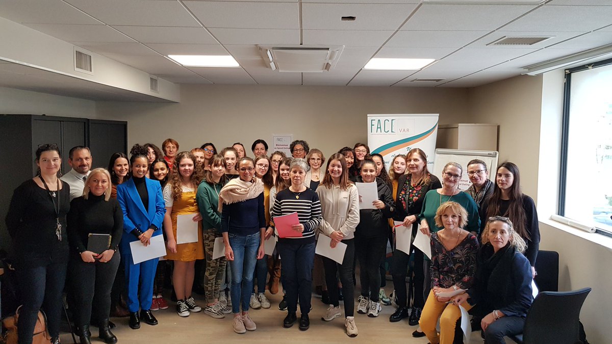 Speed dating <a href="/Wifilles_83/">Wi-Filles</a> avec 14 marraines et 14 wifilles des collèges <a href="/Clg_DReinhardt/">Collège Django Reinhardt</a> et <a href="/COLLEGEPEIRESC/">Collège NC Fabri de Peiresc</a> Merci à <a href="/mabanque_bnpp/">Ma Banque BNP Paribas</a> pour l'accueil 
@face_education