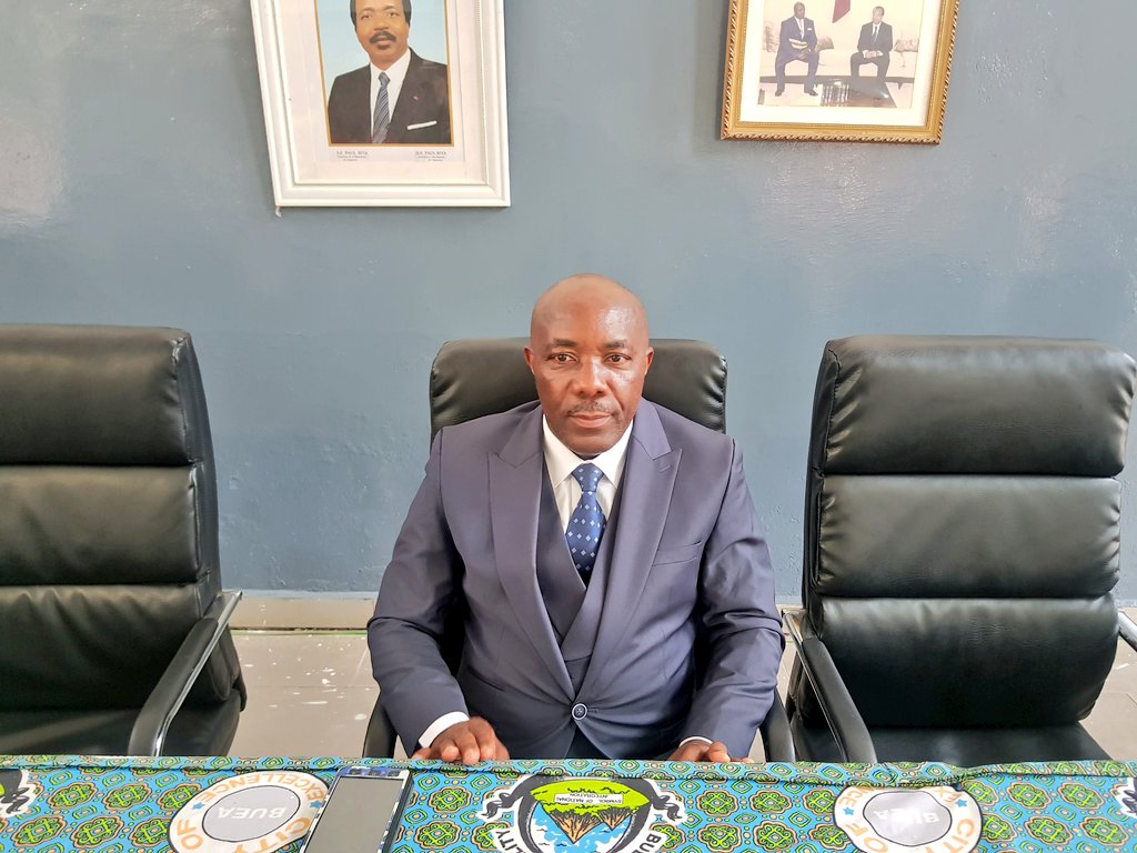 49-year old Joseph Mukete Nebageh, is the pioneer Regional Delegate for Decentralisation and Local Development for the Southwest.
He was installed this Wednesday, Dec 11, 2019 by Governor B Okalia Bilai
@Minddevelcamer1 
<a href="/237online/">Cameroun</a> 
<a href="/Fonkyanick/">Yanick FONKI</a> 
<a href="/PR_Paul_BIYA/">President Paul BIYA</a> 
@JosephDionNgut7