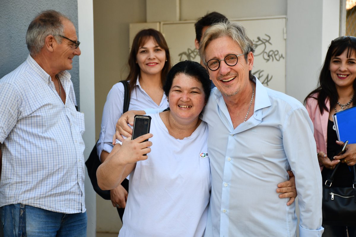 ♿️Transición presidencial en orden

👏😁💜📝La presidenta saliente <a href="/MGersel/">Nancy Mariel Gersel ☀️</a> y todo el equipo del #IPRODICH recibió a nuestro presidente electo Jose Lorenzo, y vocales. ¡Este año realizamos una gran labor inclusiva, y ahora se nos vienen nuevos desafíos para...
<a href="/jmcapitanich/">Jorge Capitanich</a>