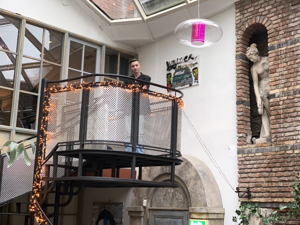 Walter exposeert met zijn bijzondere schilderij bij Talamini / La Meridiana #Zwolle #brood #melkmarkt #art #talent